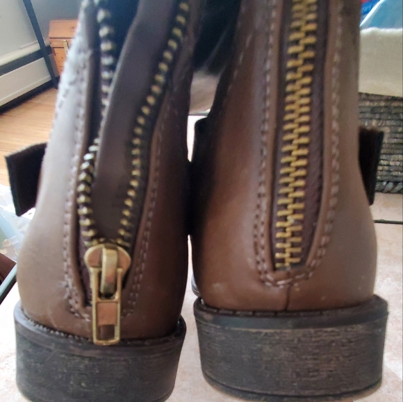 Tall boots - Picture 4 of 4